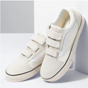 SUEDE CANVAS OLD SKOOL V SHOE in marshmallow/turtle dove